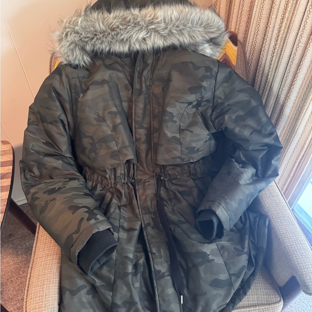 Women's Camo Parka Coat with Faux Fur Hood